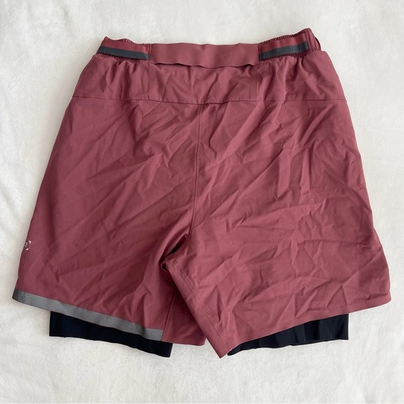 Lululemon Surge Short "6" Layered Stretch-Shell Running Shorts Burgundy - Picture 2 of 5